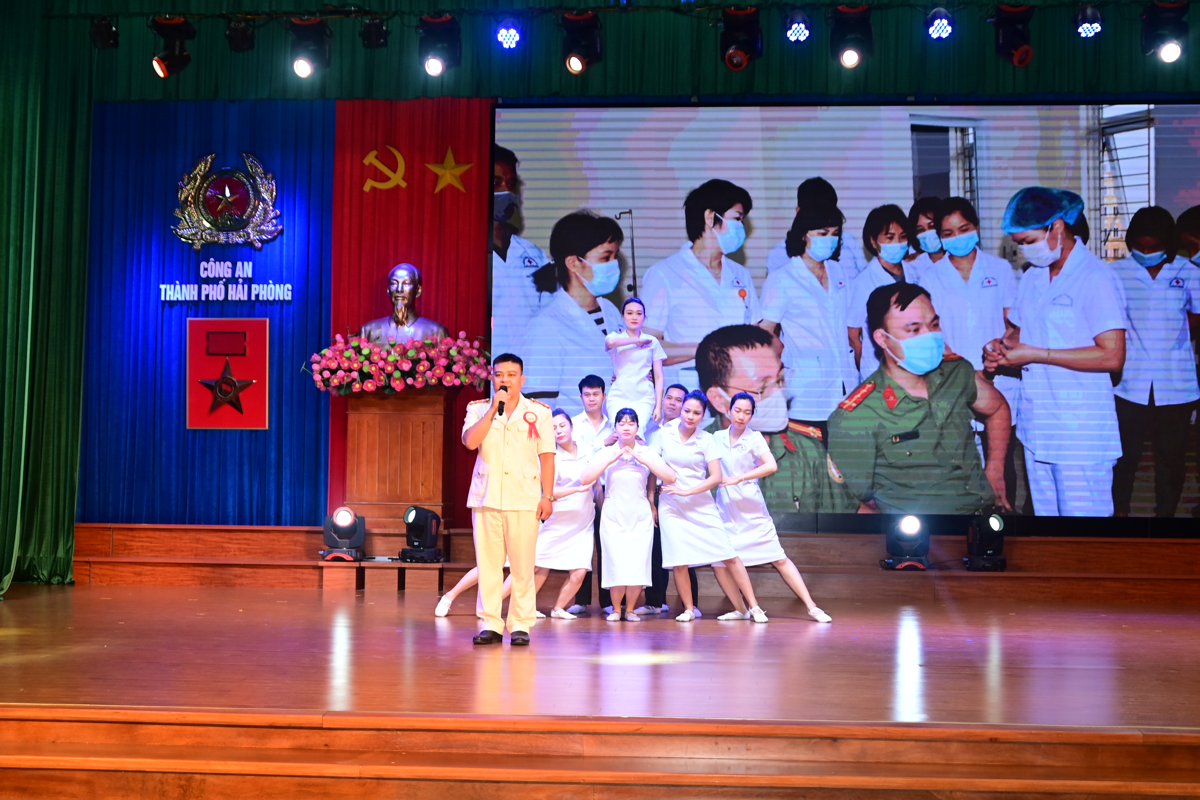 Tăng cường công tác xây dựng Đảng, giáo dục chính trị, tư tưởng